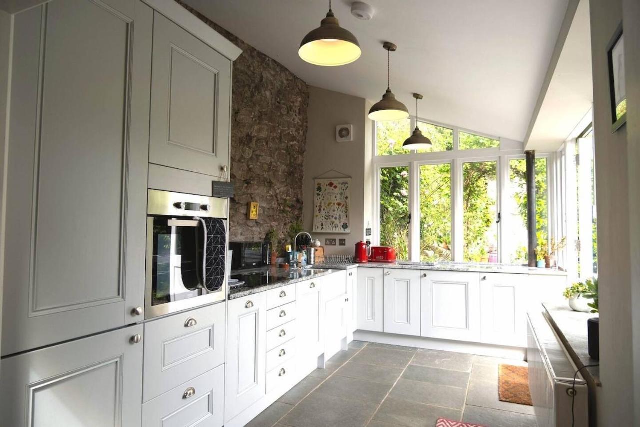 Lovely Property In The Heart Of Somerset, Sleeps 9 Shepton Mallet Exteriör bild