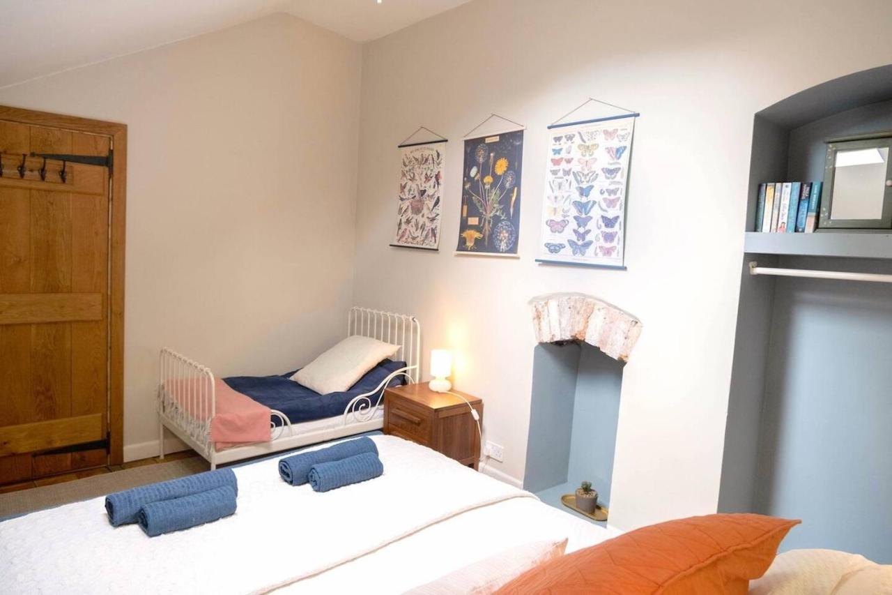 Lovely Property In The Heart Of Somerset, Sleeps 9 Shepton Mallet Exteriör bild